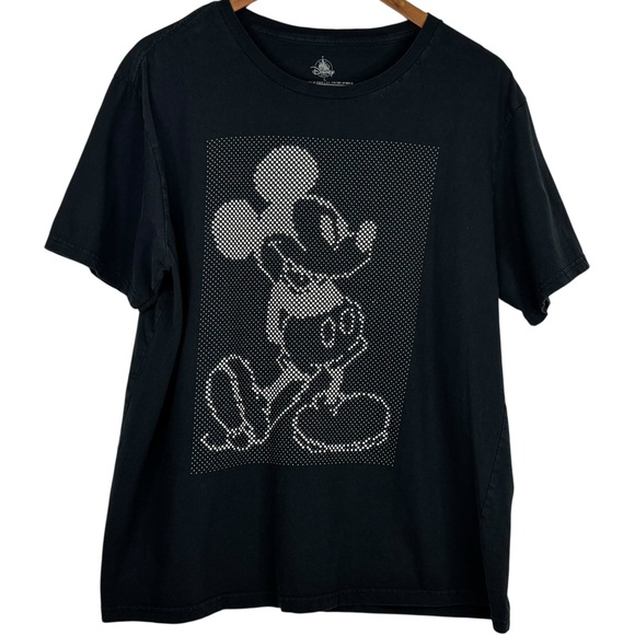Disney Store Black & Pixelated Dot Design Mickey Mouse Graphic Tee Shirt L - Picture 5 of 5